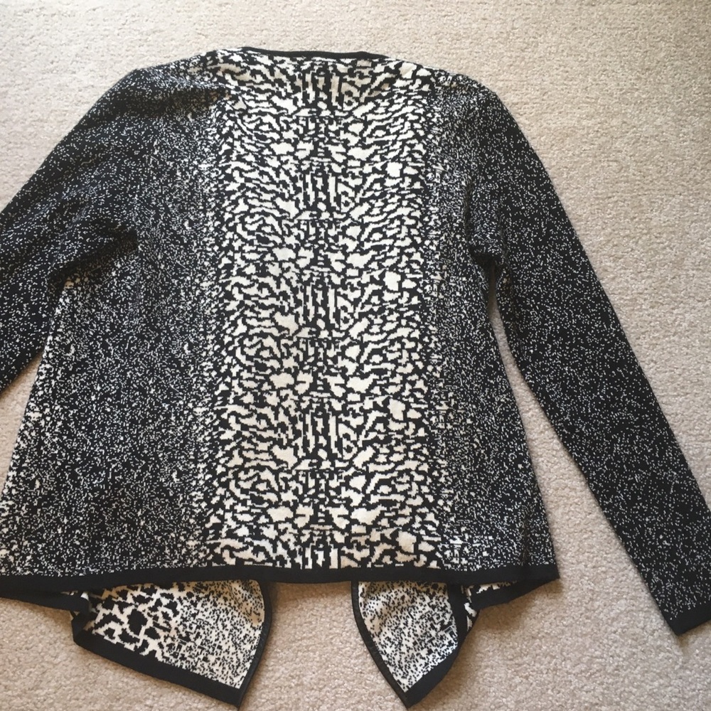 Animal Print Cardigan - Picture 7 of 8